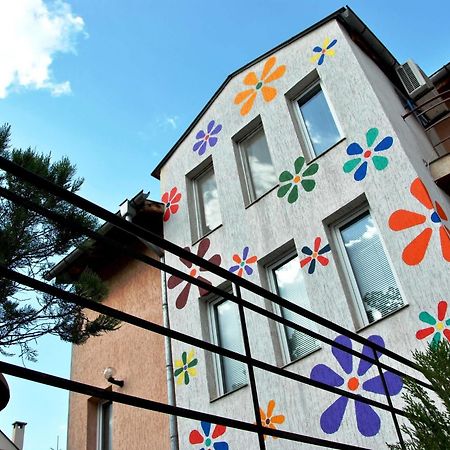 10 Coins Hostel & Tours Σόφια Εξωτερικό φωτογραφία