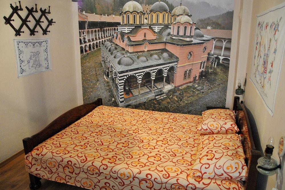 10 Coins Hostel & Tours Σόφια Εξωτερικό φωτογραφία