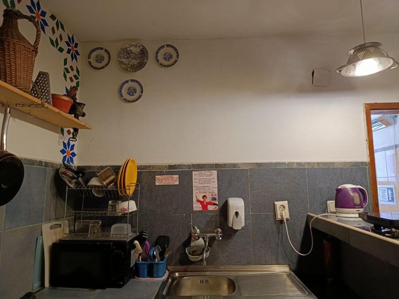 10 Coins Hostel & Tours Σόφια Εξωτερικό φωτογραφία
