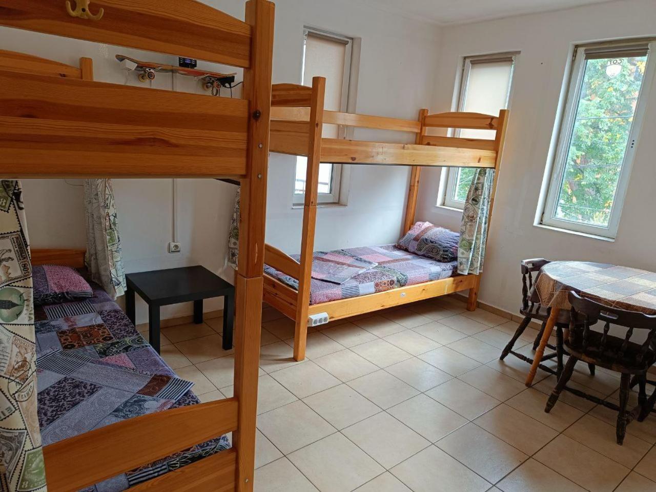 10 Coins Hostel & Tours Σόφια Δωμάτιο φωτογραφία