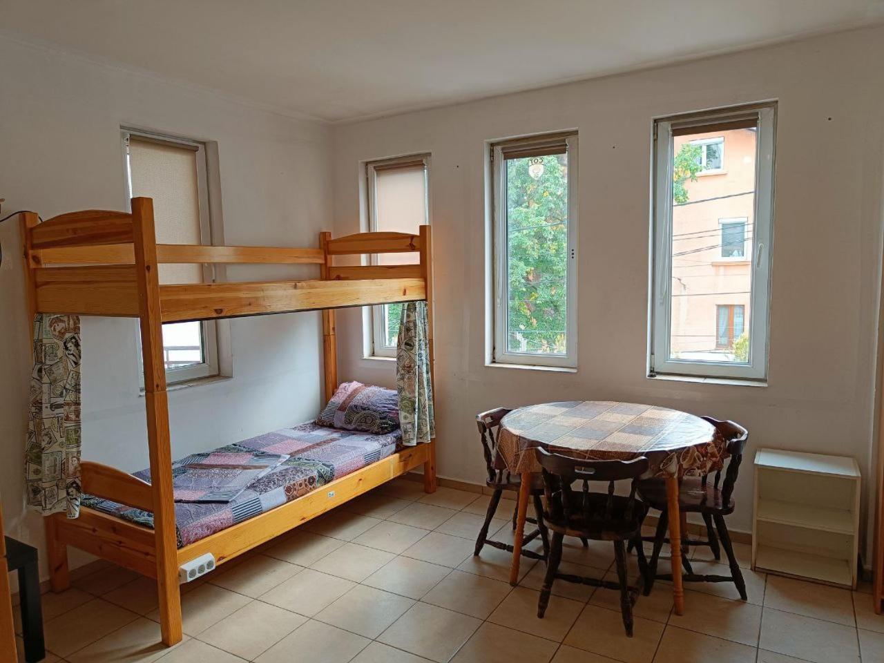 10 Coins Hostel & Tours Σόφια Δωμάτιο φωτογραφία