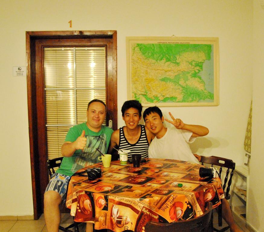 10 Coins Hostel & Tours Σόφια Εξωτερικό φωτογραφία