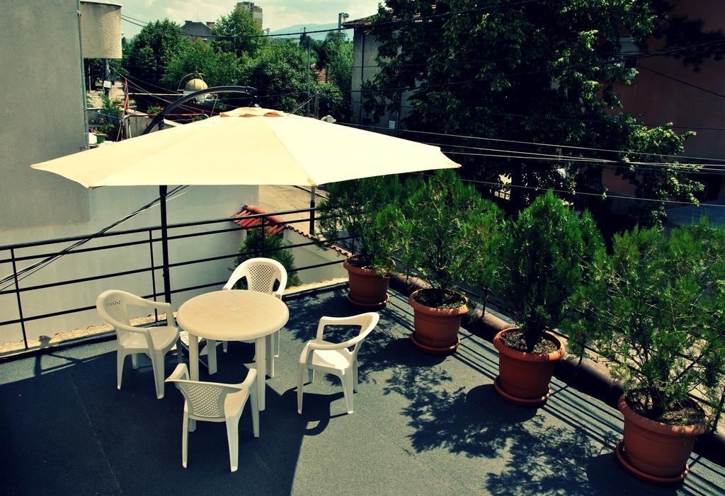 10 Coins Hostel & Tours Σόφια Εξωτερικό φωτογραφία