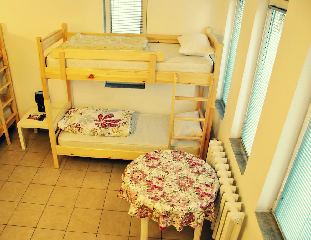 10 Coins Hostel & Tours Σόφια Δωμάτιο φωτογραφία