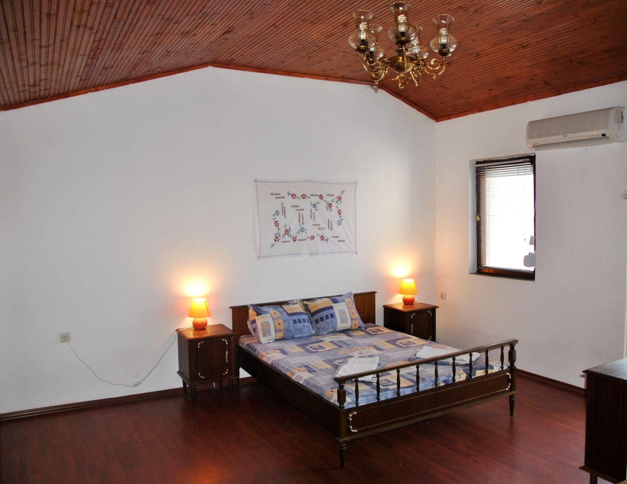 10 Coins Hostel & Tours Σόφια Εξωτερικό φωτογραφία